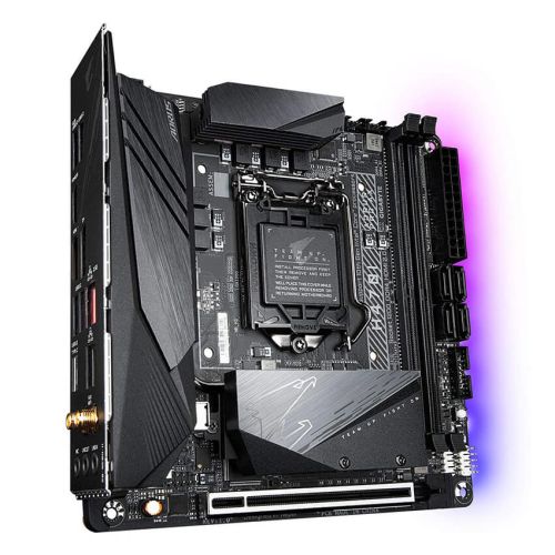 GIGABYTE H470I AORUS PRO AX (LGA1200) · Imagen 2